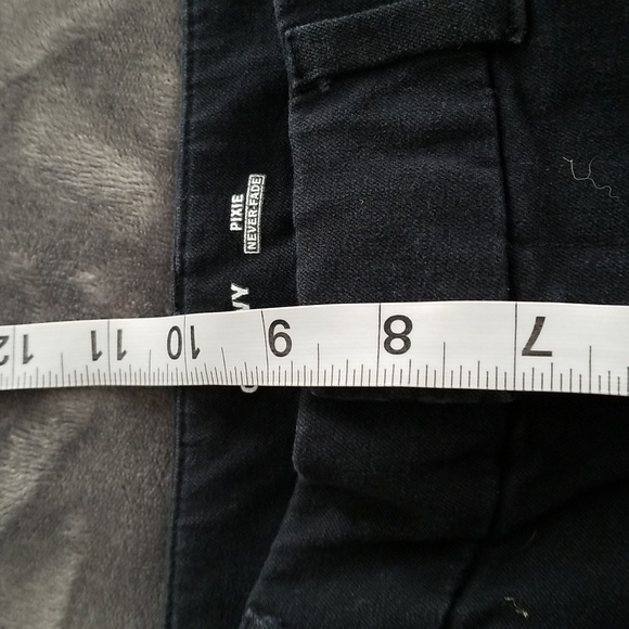 Old Navy Pixie Pants - Picture 14 of 15